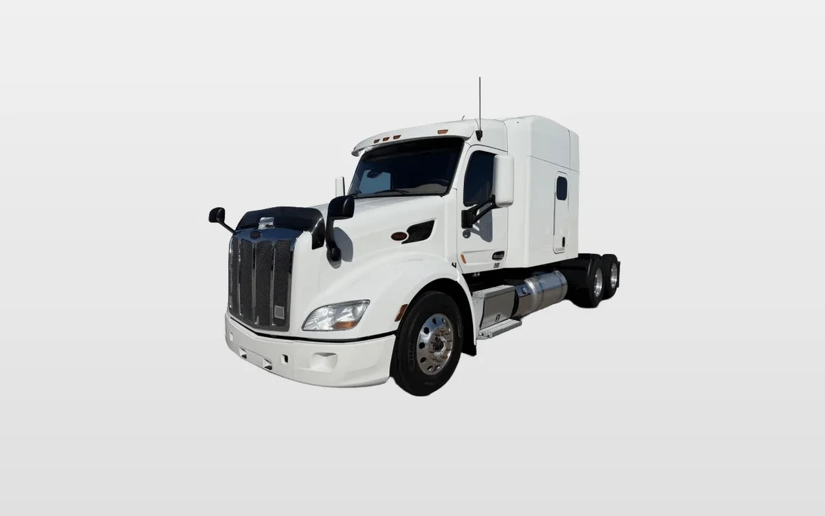 2022 Peterbilt 579 - image 1
