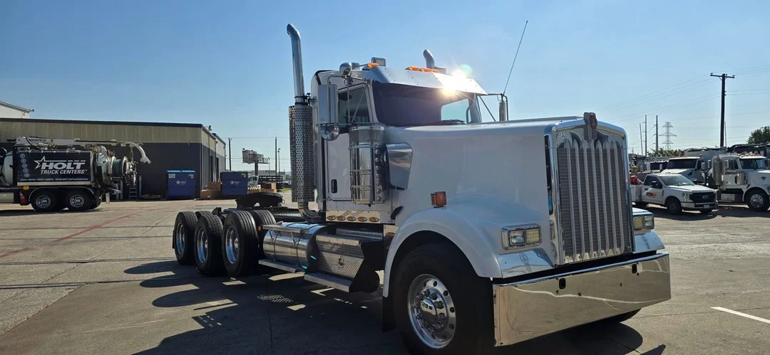 2017 Kenworth W900 in Irving, TX — photo 4