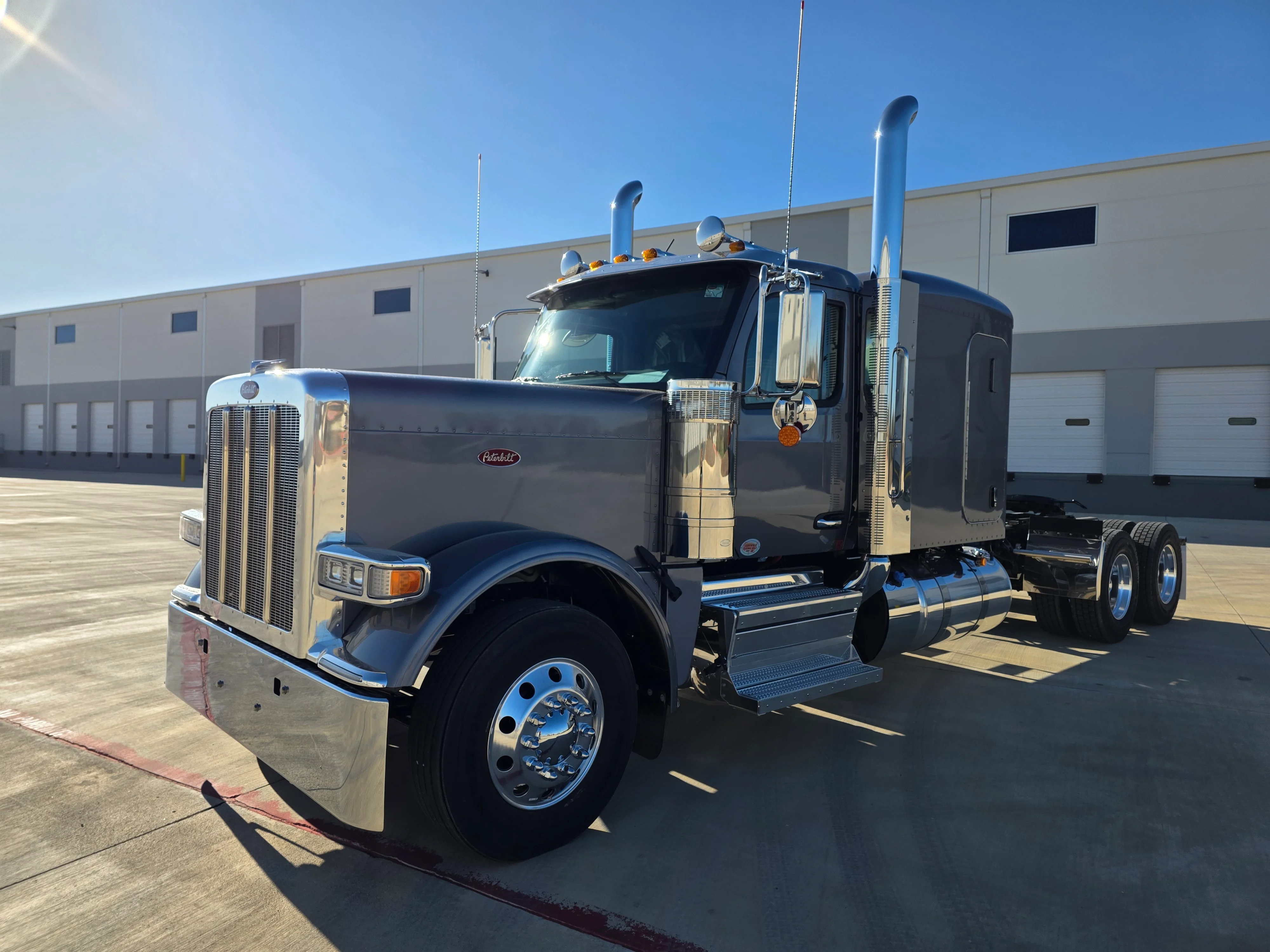2027 Peterbilt 589 in Dayton, OH