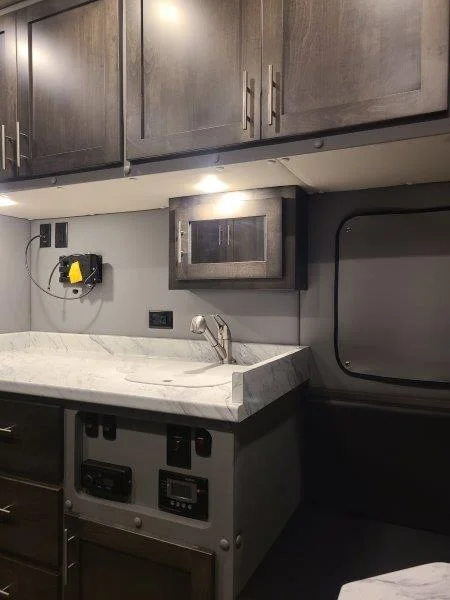 2025 Freightliner Cascadia in Fort Wayne, IN — photo 6