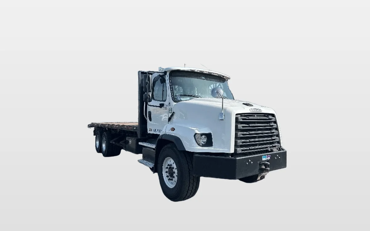 2020 Freightliner 114SD - image 1