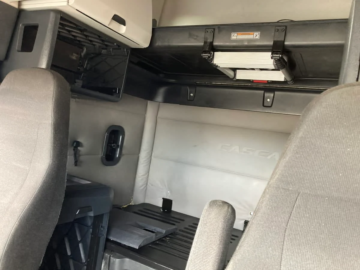 2021 Freightliner Cascadia in Springfield, MA — photo 15
