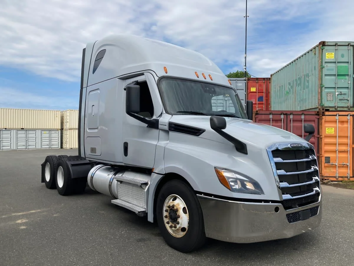 2021 Freightliner Cascadia in Springfield, MA — photo 3