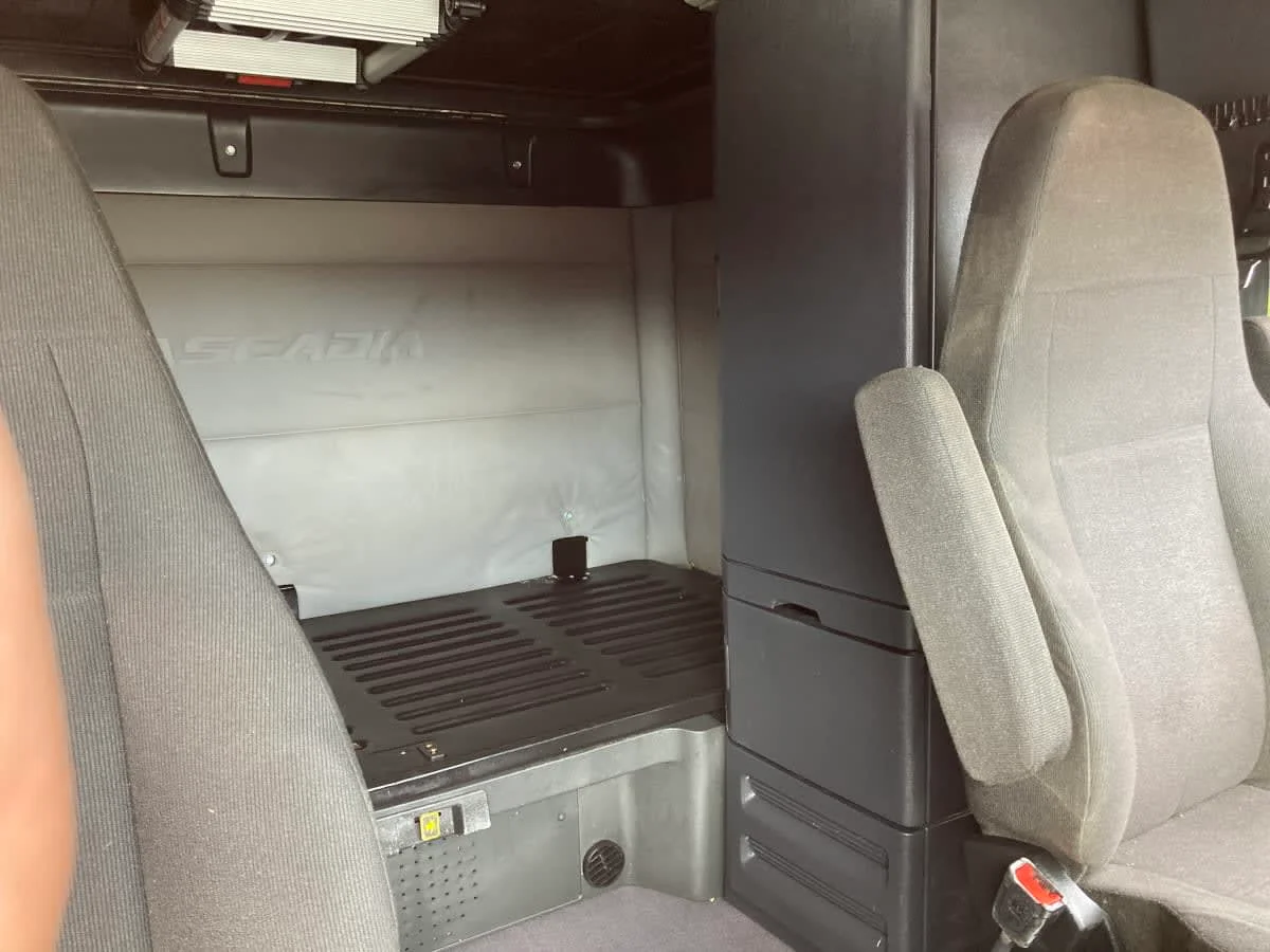 2021 Freightliner Cascadia in Springfield, MA — photo 16