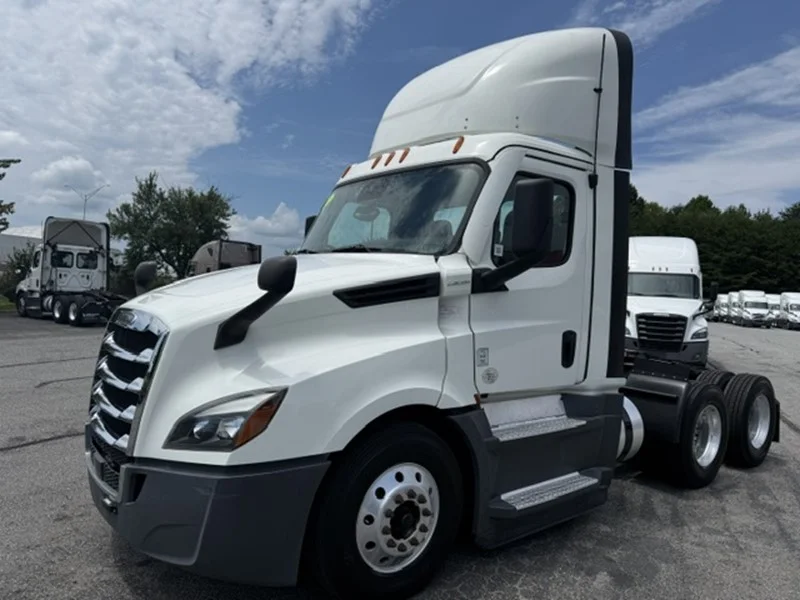 2022 FREIGHTLINER CASCADIA126 DC