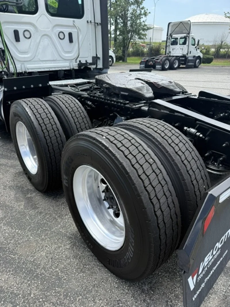 2022 Freightliner — photo 2