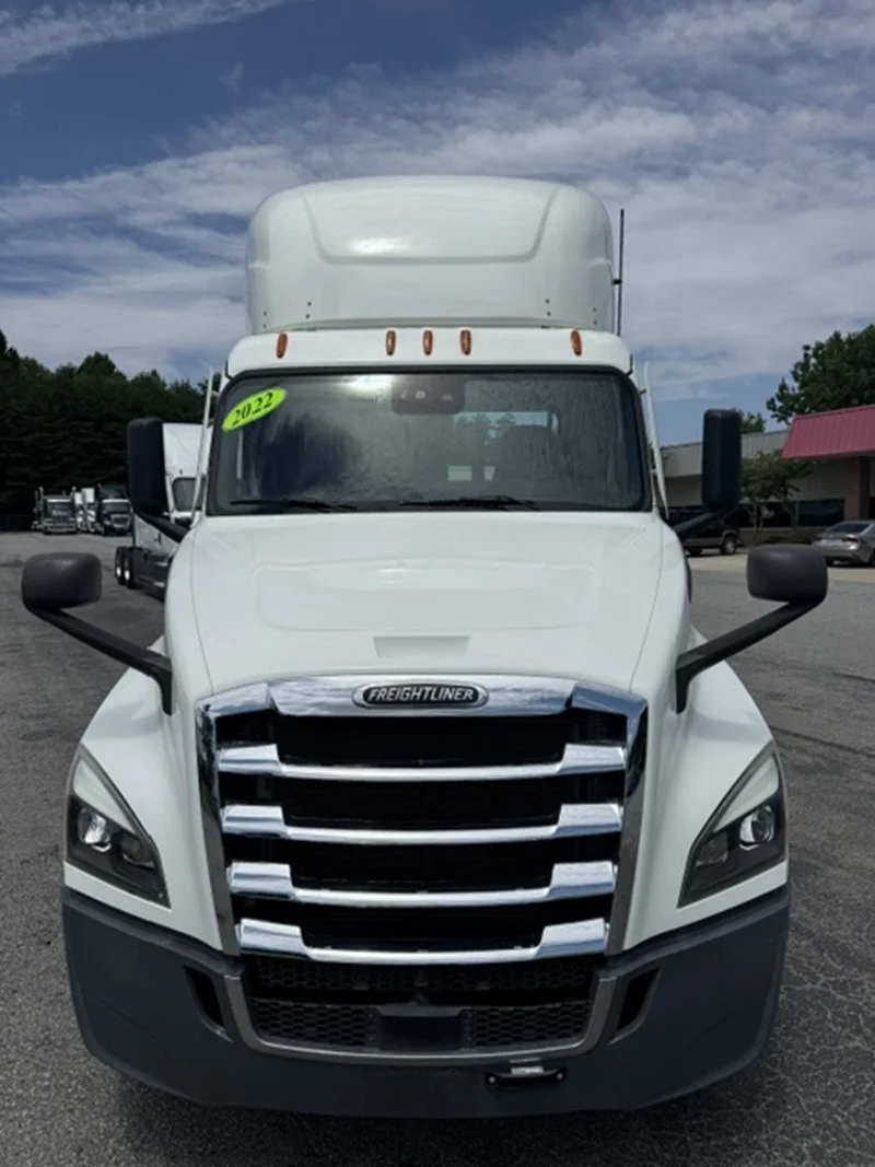 2022 Freightliner — photo 11