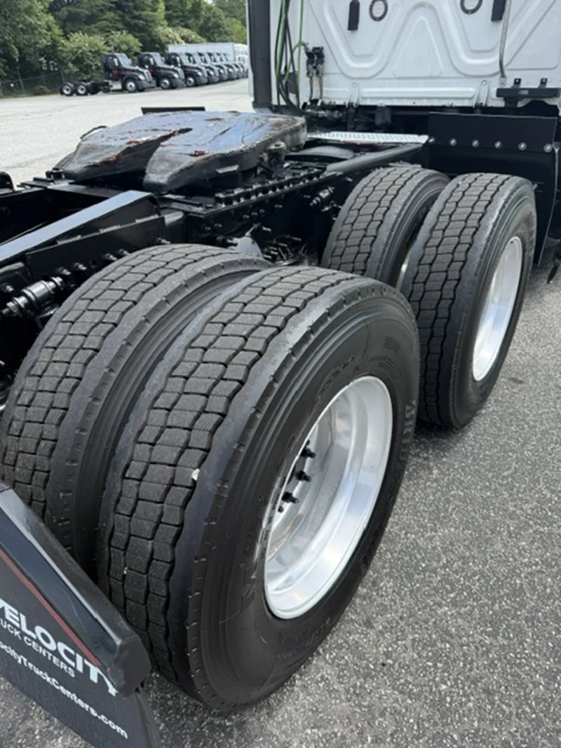 2022 Freightliner — photo 8