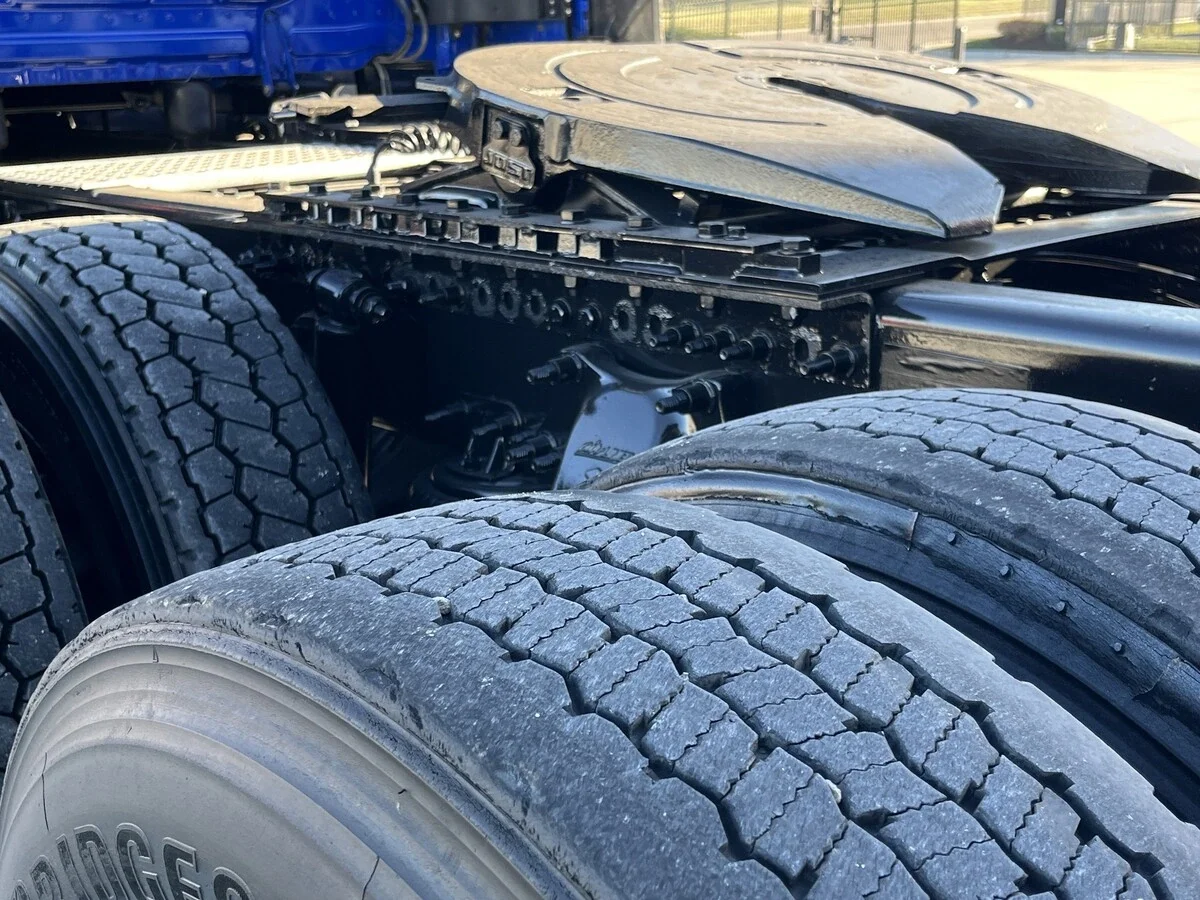 2022 Freightliner Cascadia - image 9