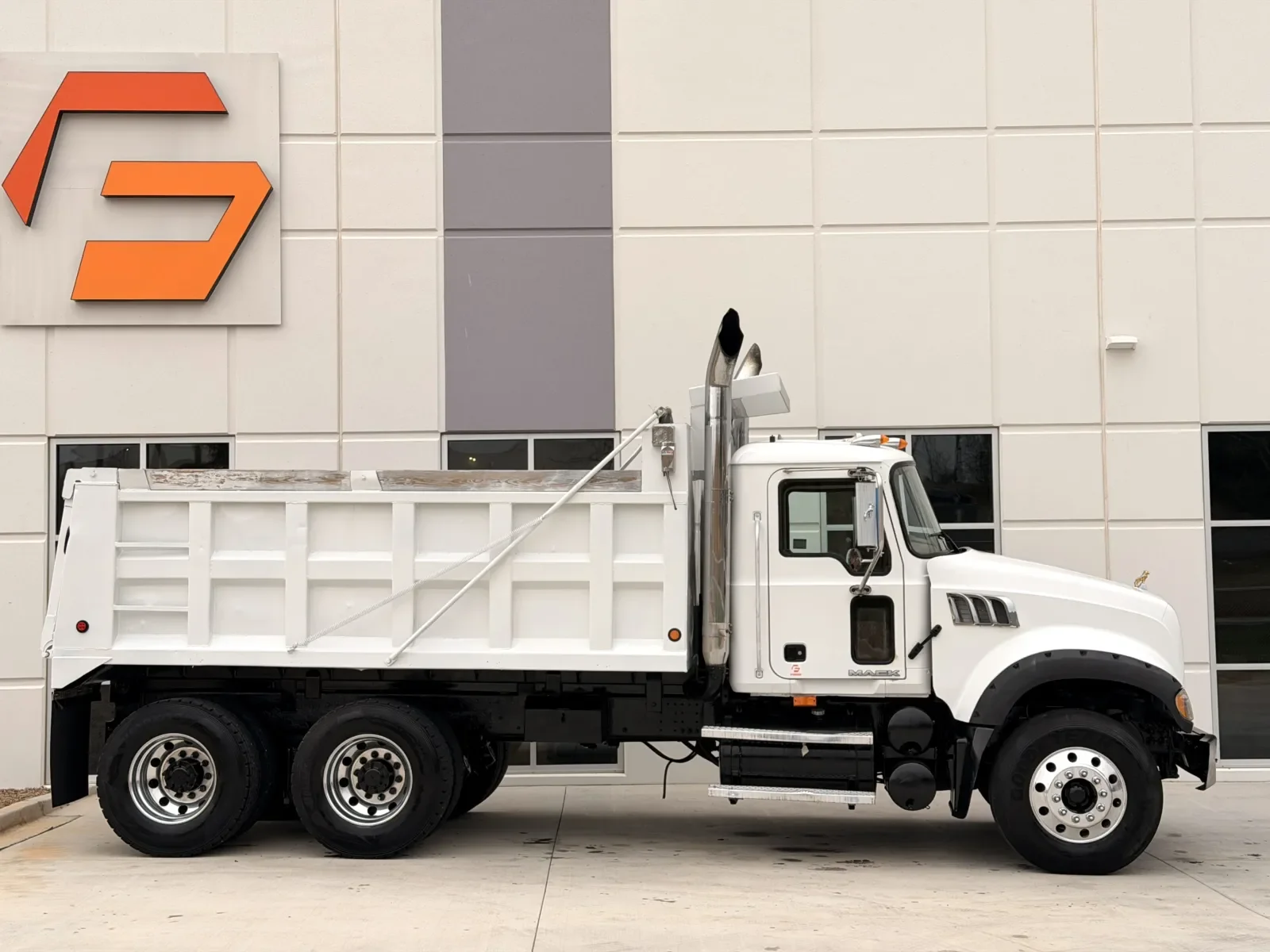 2009 Mack Granite in Greer, SC — photo 4