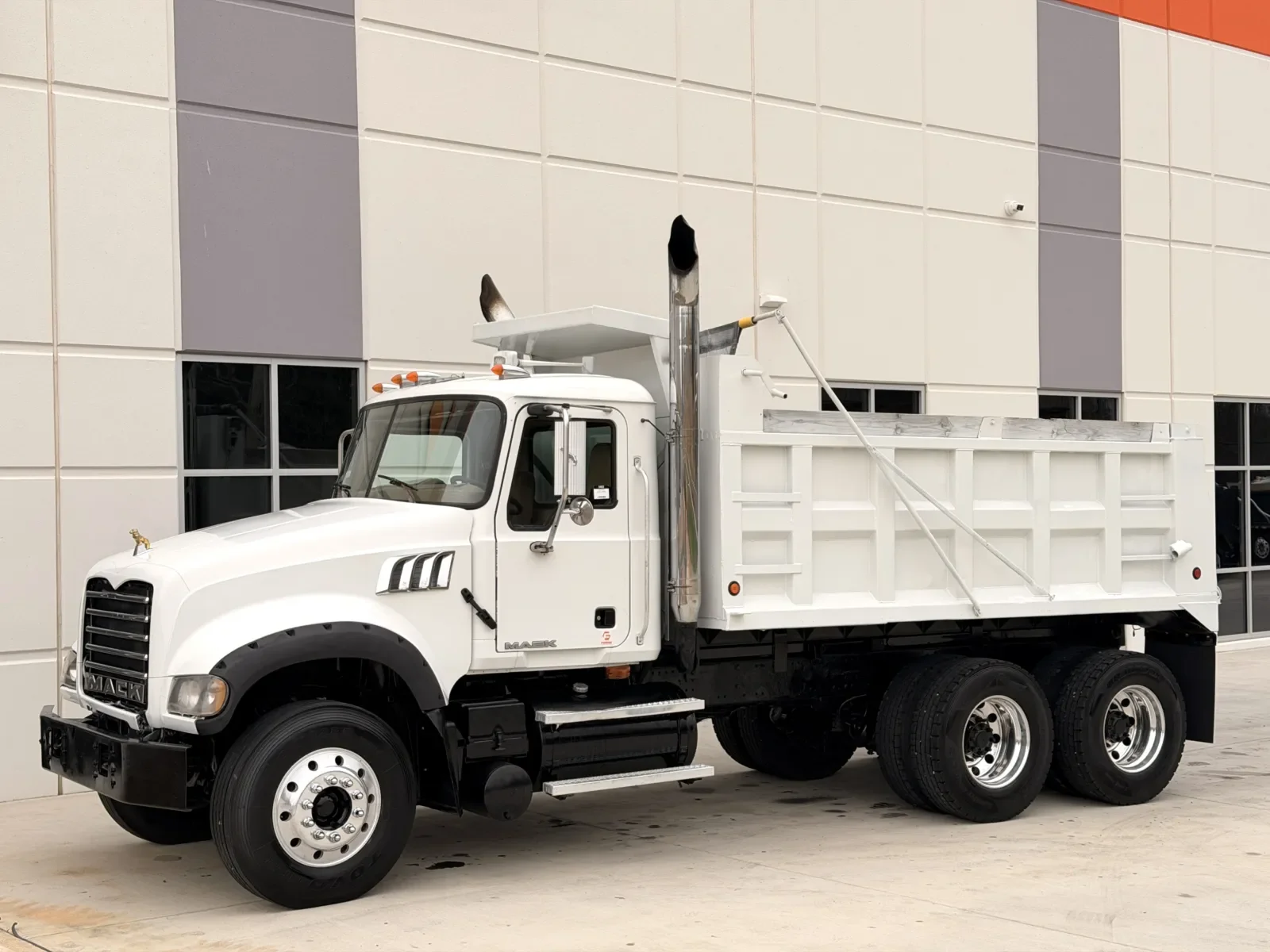 2009 Mack Granite in Greer, SC — photo 3