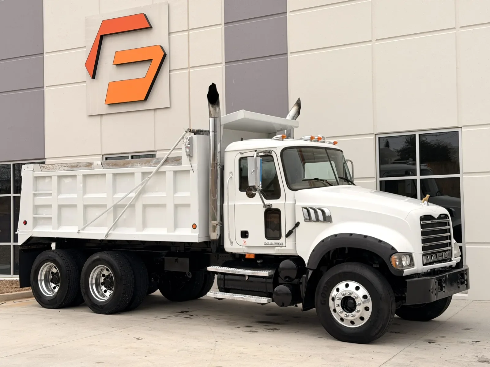 2009 Mack Granite in Greer, SC — photo 2