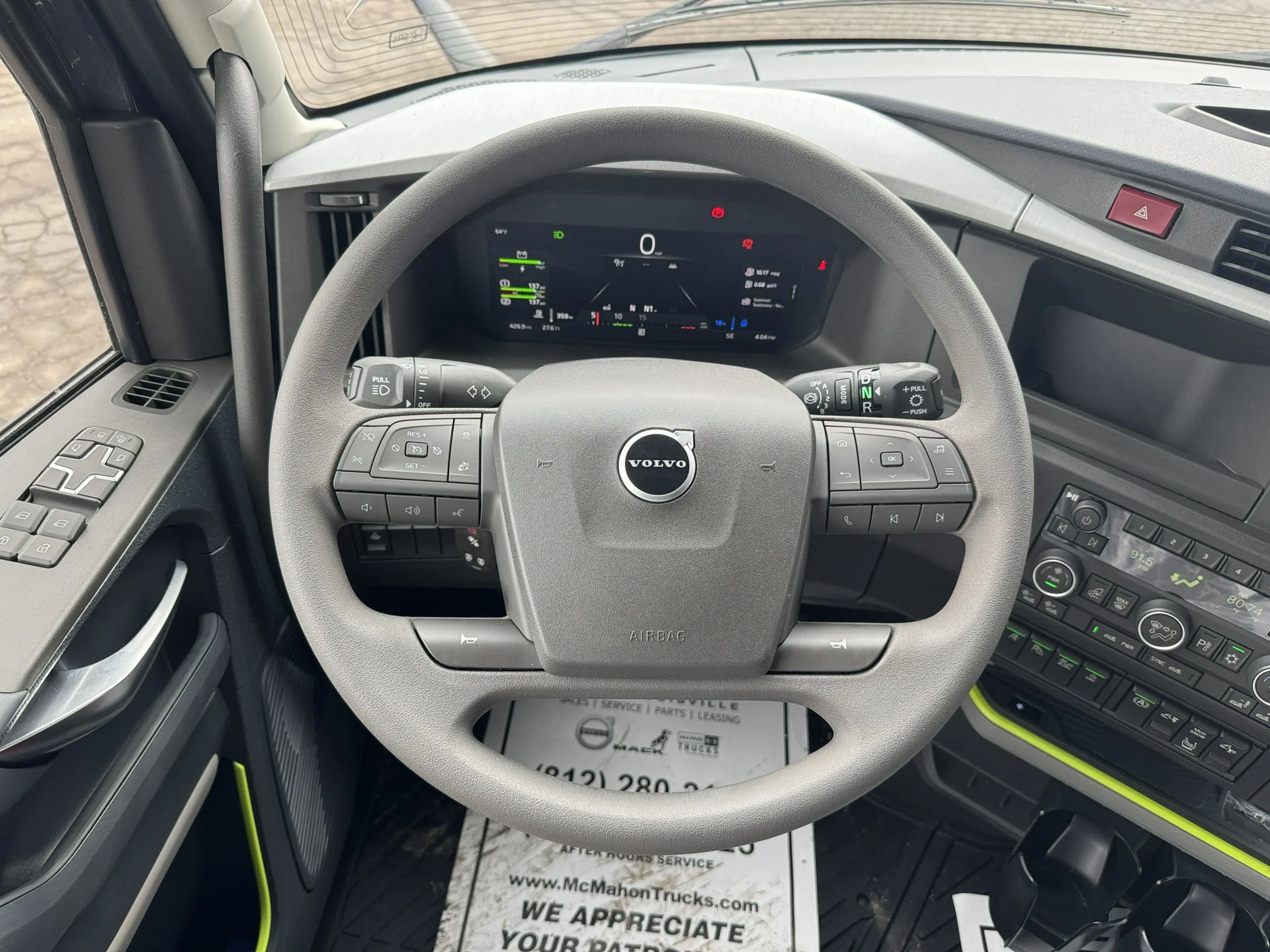 2027 Volvo VNL 860 - image 8