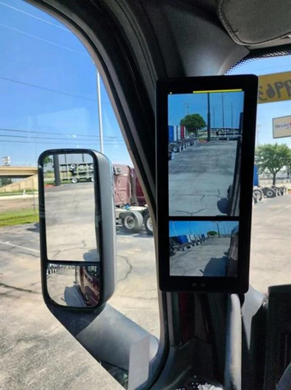 2022 Freightliner Cascadia in San Antonio, TX — photo 10
