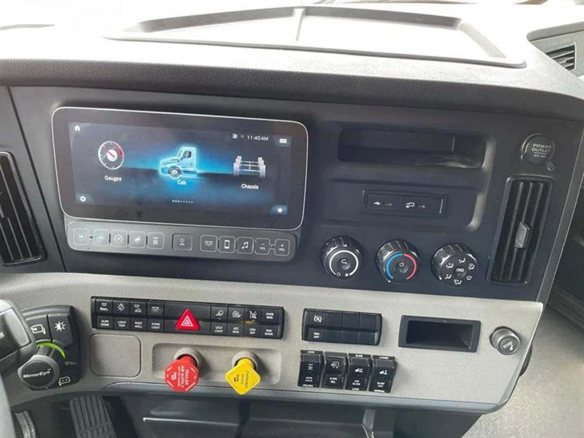 2022 Freightliner Cascadia in San Antonio, TX — photo 5