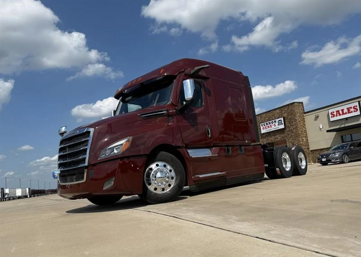 2022 Freightliner Cascadia in San Antonio, TX — photo 2