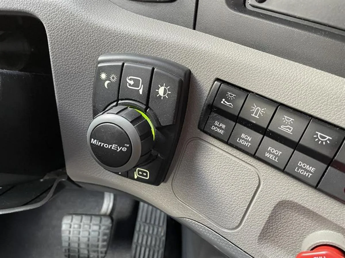 2022 Freightliner Cascadia in San Antonio, TX — photo 7