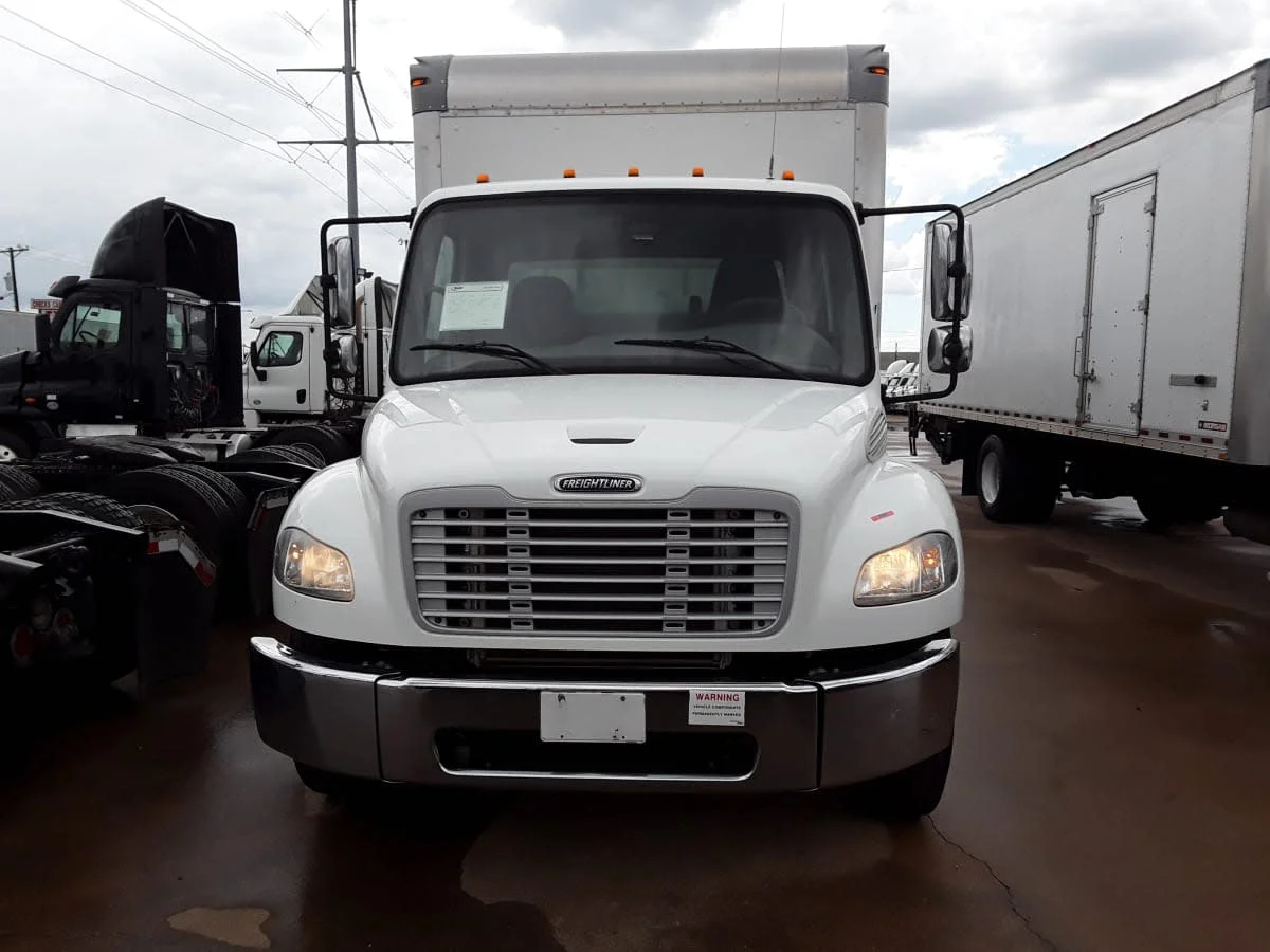 2019 Freightliner M2 106 - image 2