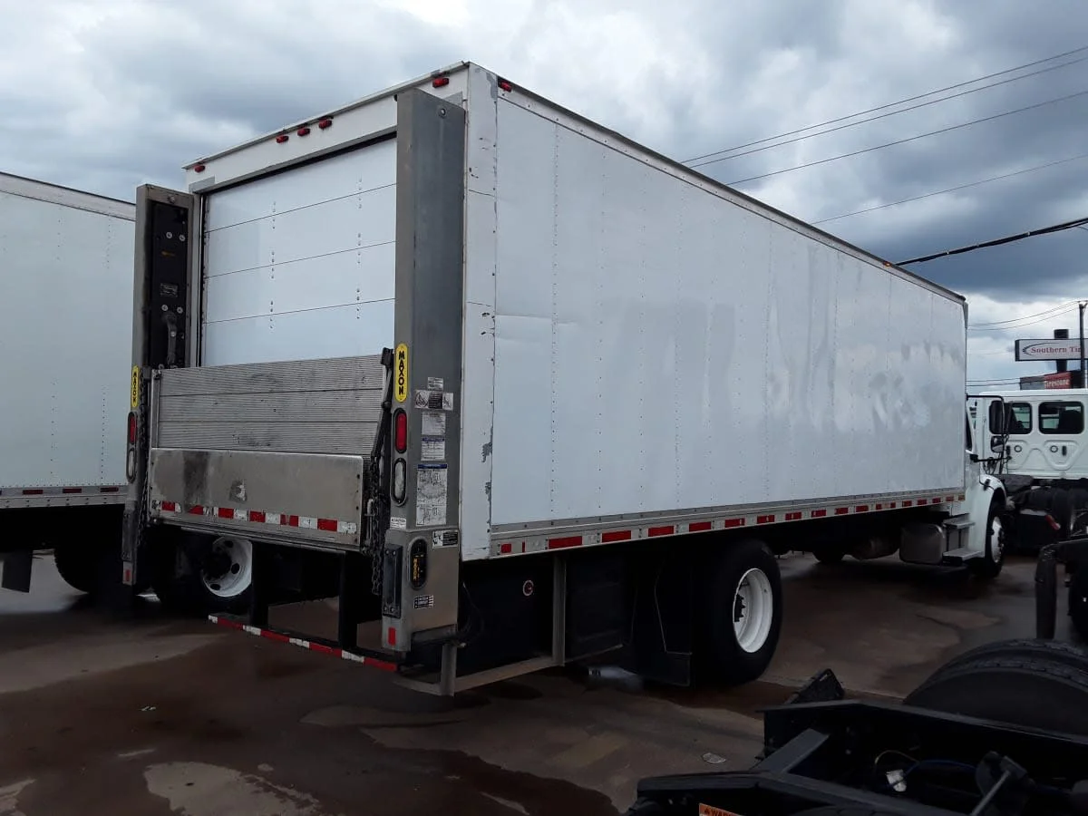 2019 Freightliner M2 106 - image 4