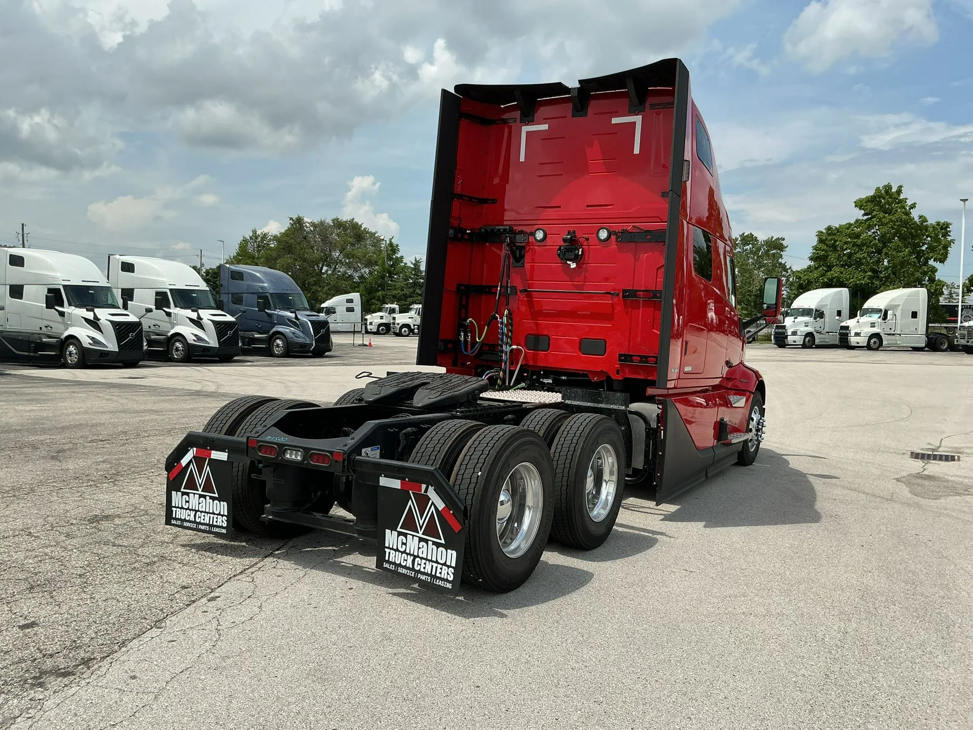2026 Volvo VNL 860 in Indianapolis, IN — photo 5