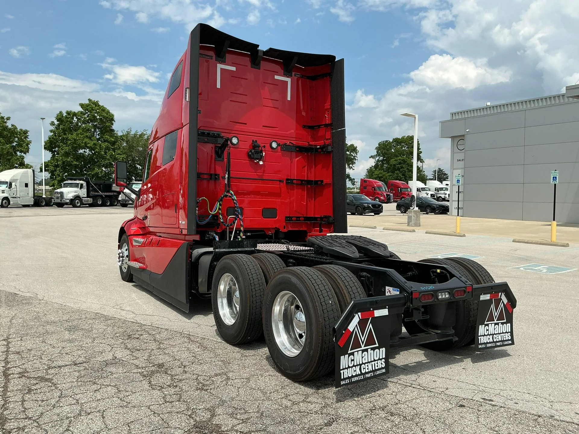 2026 Volvo VNL 860 in Indianapolis, IN — photo 7