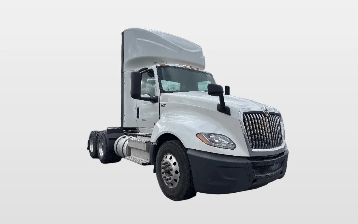 2020 International LT - image 1