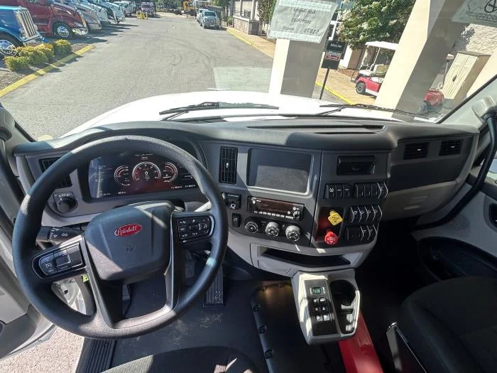 2026 Peterbilt 567 — photo 4