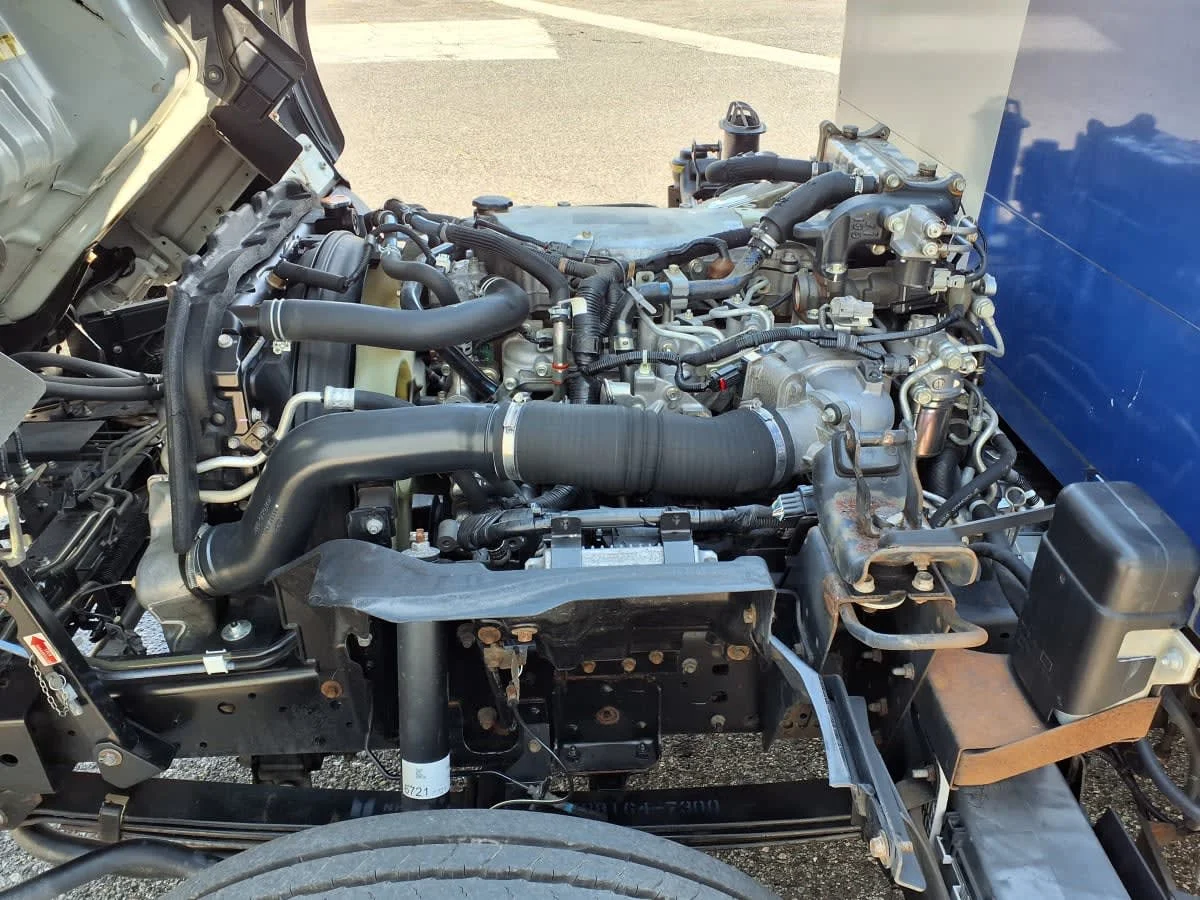 2019 Isuzu NRR - image 9