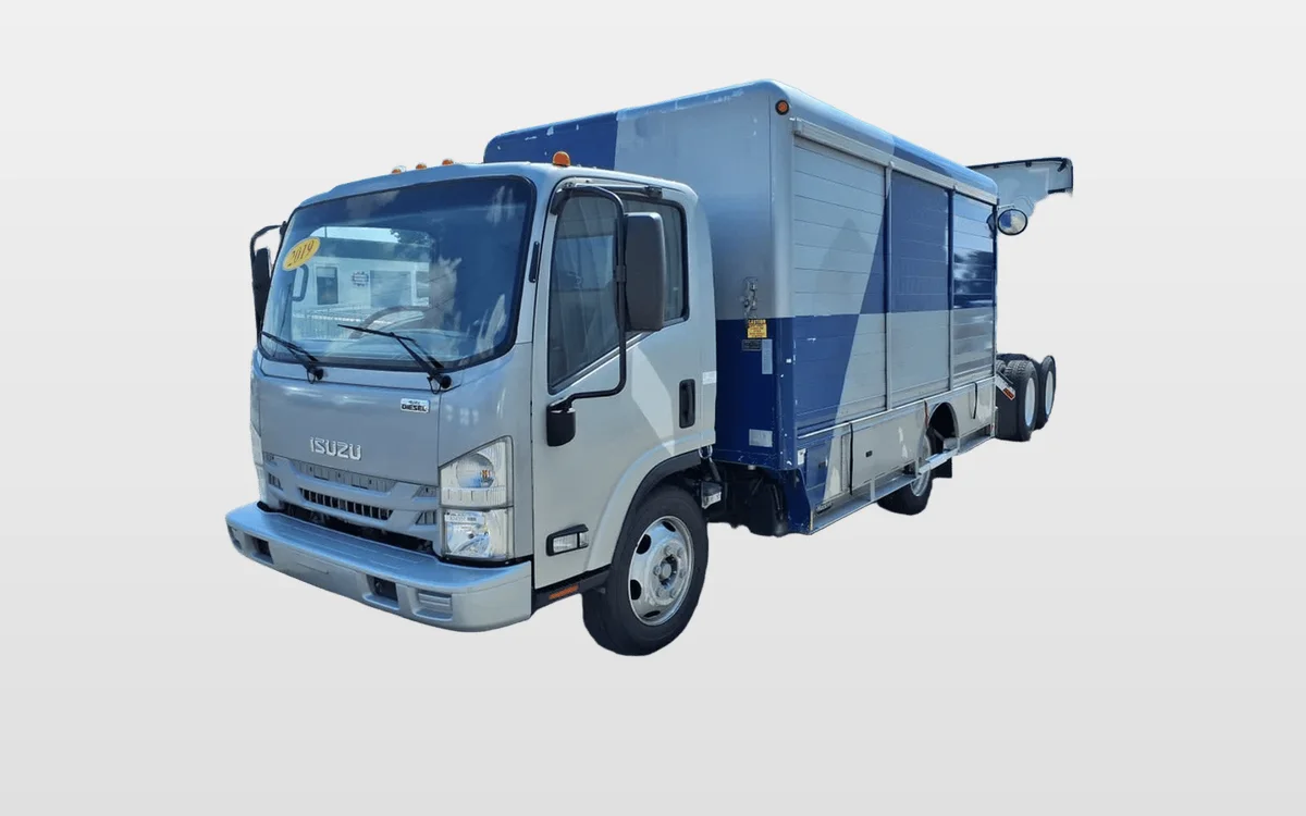 2019 Isuzu NRR - image 1