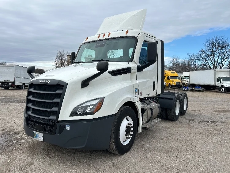 2021 Freightliner Cascadia in Poplar Bluff, MO — photo 3