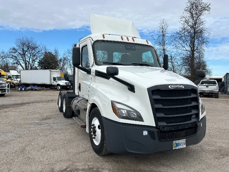2021 Freightliner Cascadia in Poplar Bluff, MO
