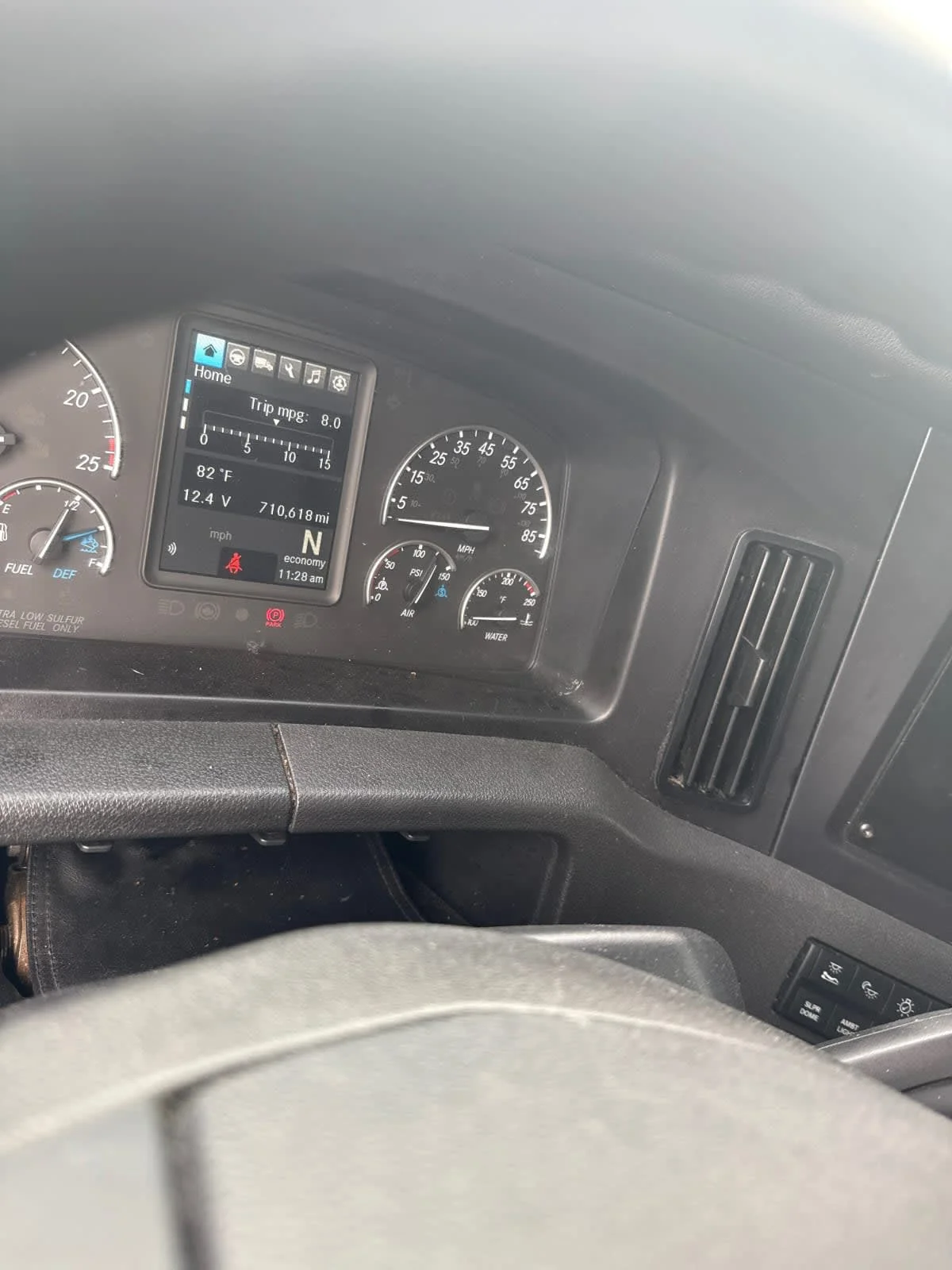 2023 Freightliner Cascadia - image 10