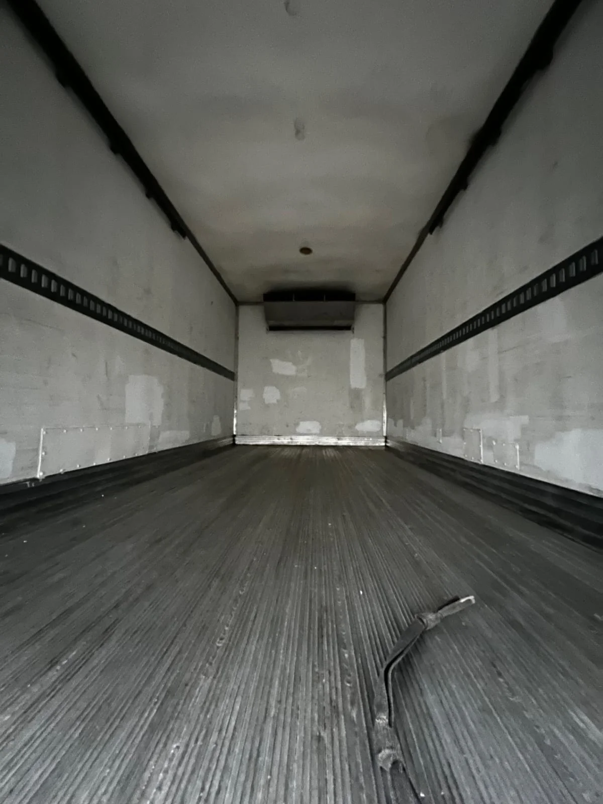 2018 Isuzu NQR - image 9