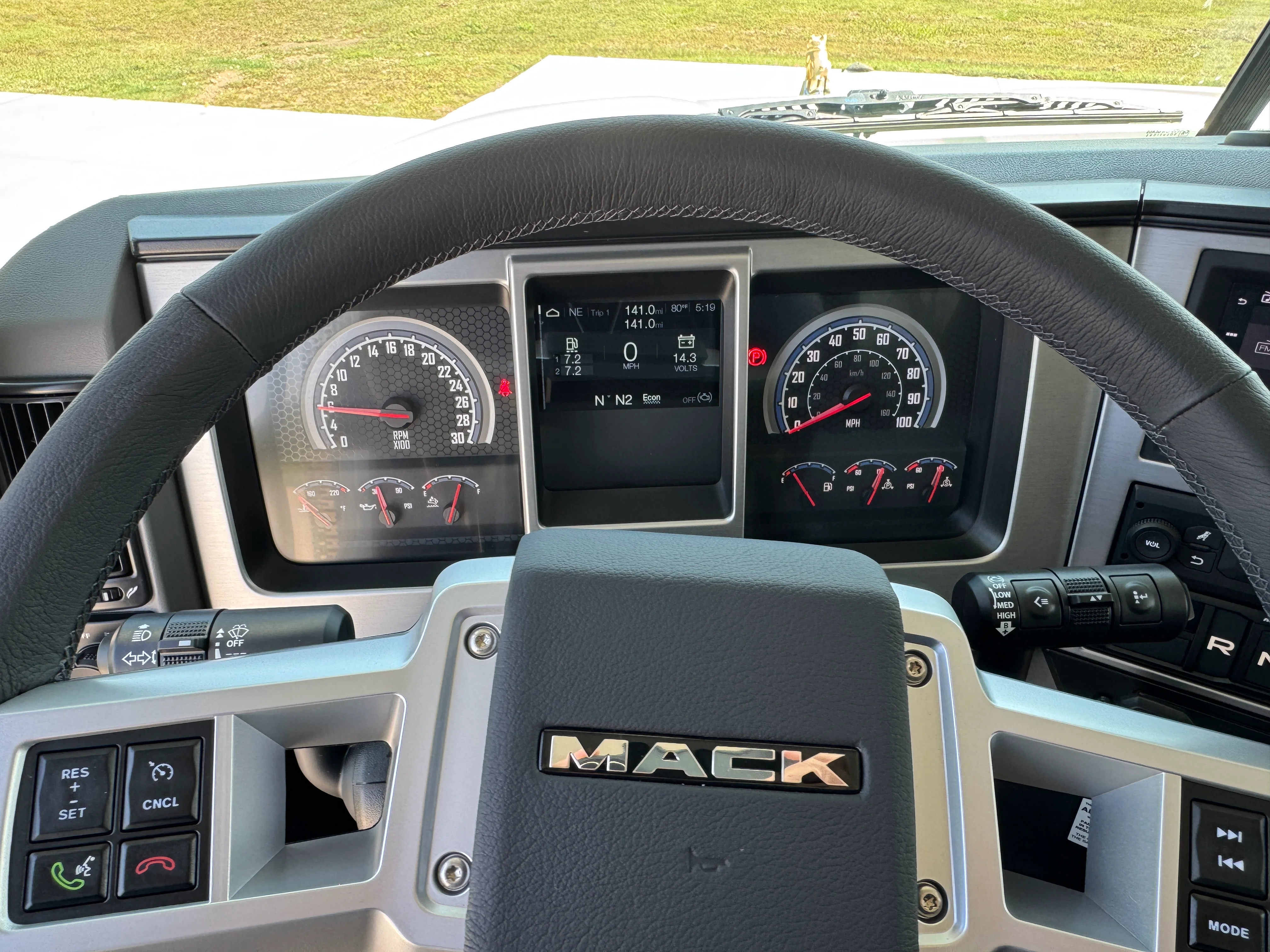 2026 Mack Pinnacle in Wichita, KS — photo 14