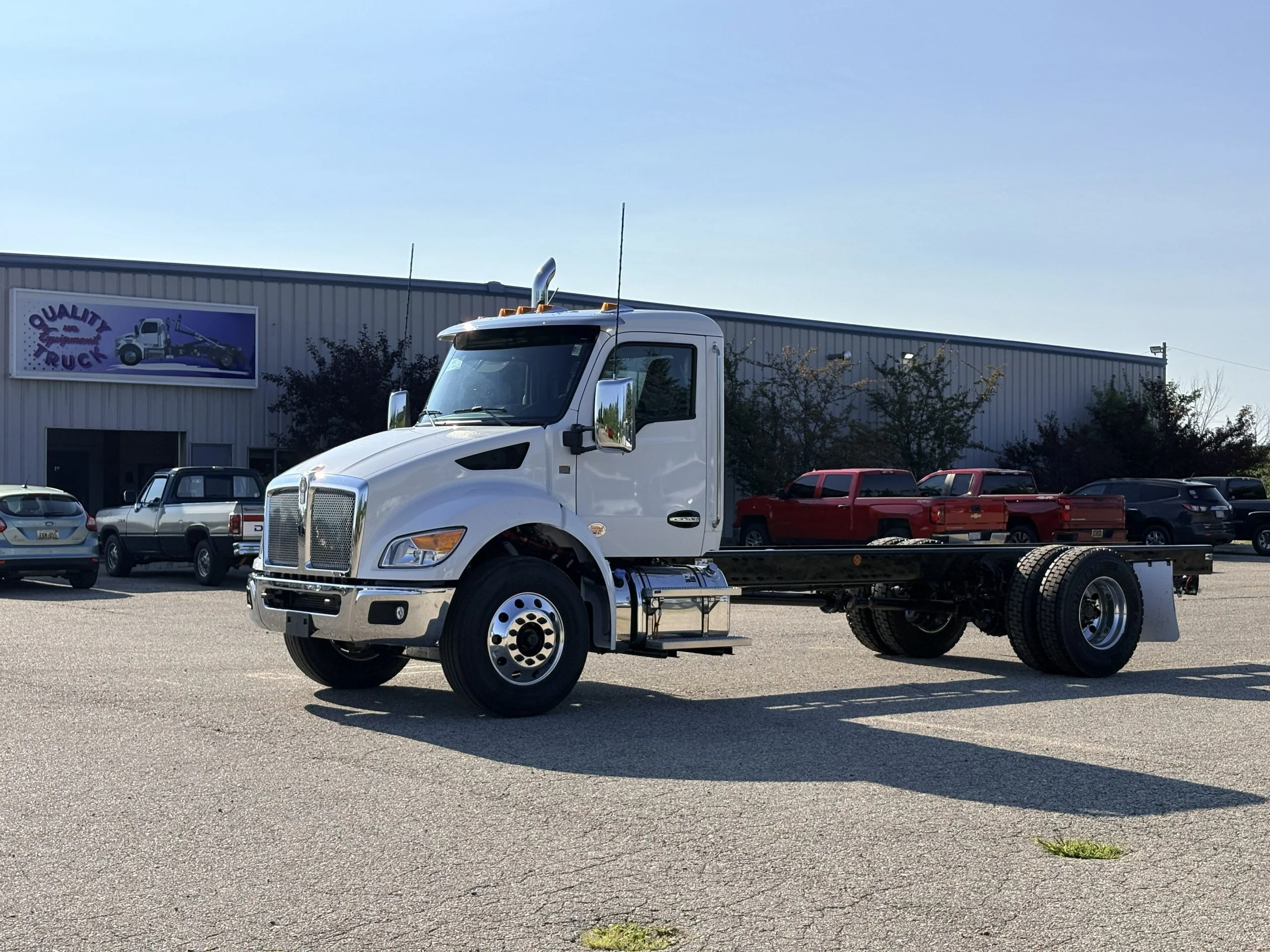 2027 Kenworth T380 — photo 4