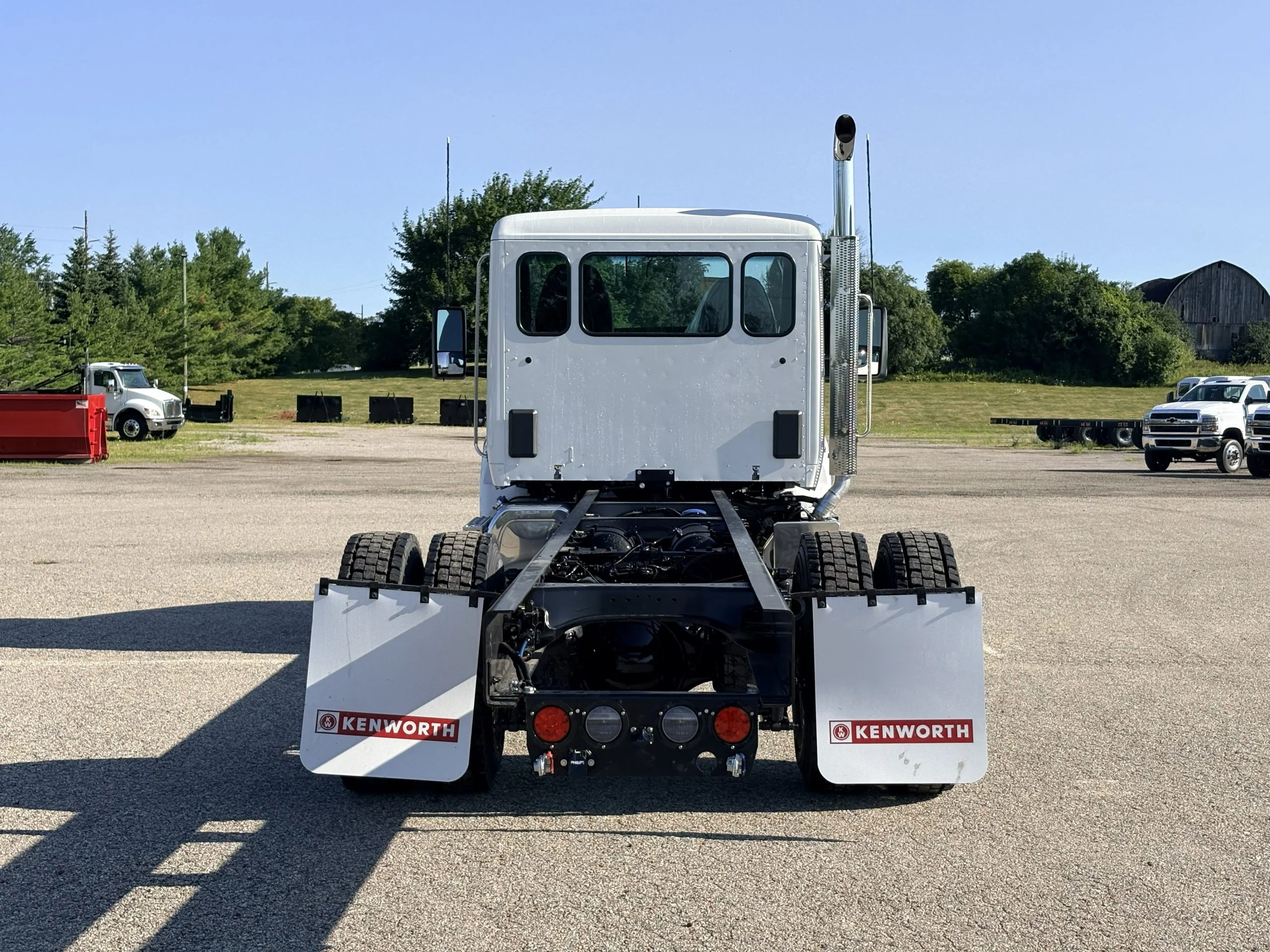 2027 Kenworth T380 — photo 6
