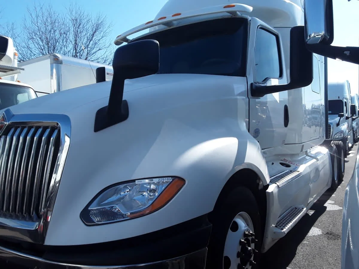 2020 International LT in Bolingbrook, IL