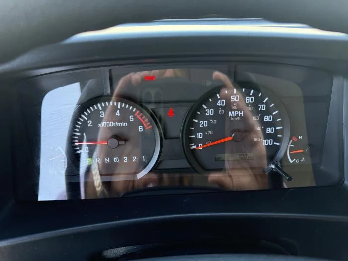 2025 Isuzu NRR - image 23