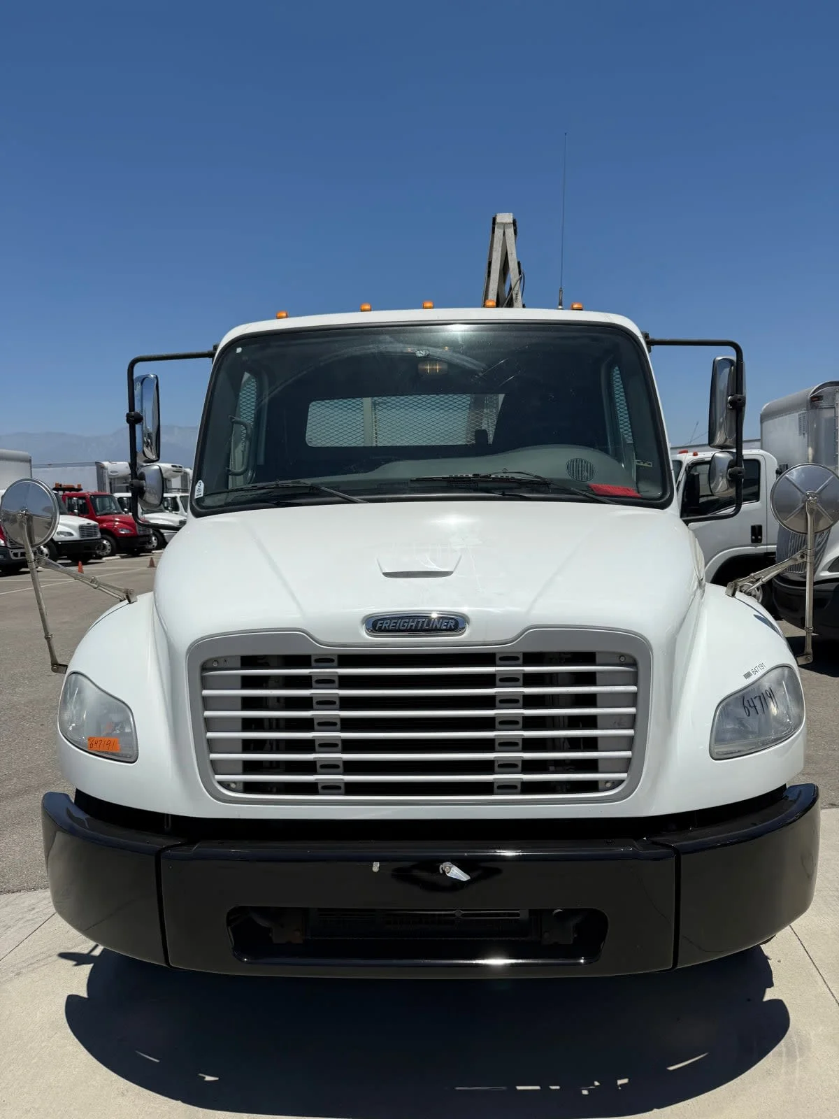 2016 Freightliner M2 106 - image 2