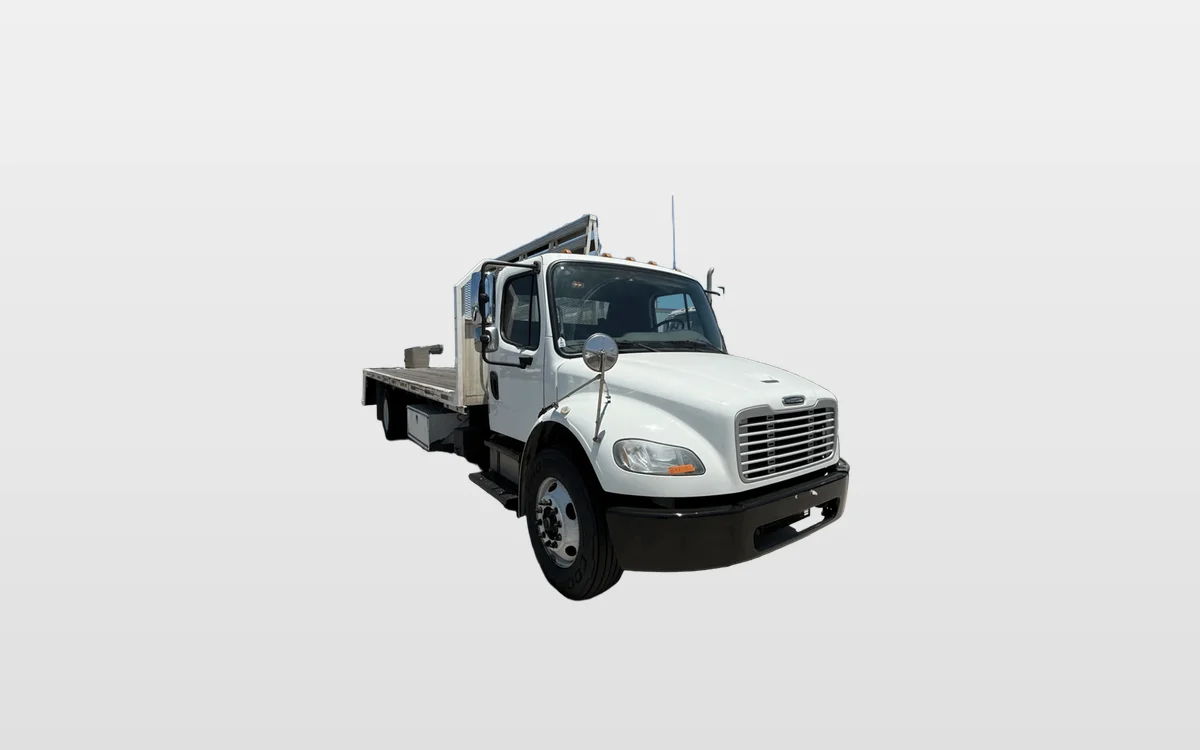 2016 Freightliner M2 106 - image 1