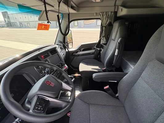 2027 Kenworth T880 in Kansas City, MO — photo 3