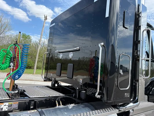 2027 Kenworth T880 in Kansas City, MO — photo 13