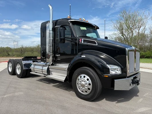 2027 Kenworth T880 in Kansas City, MO — photo 12