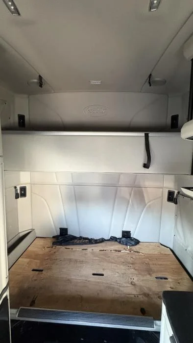 2021 Peterbilt 579 - image 14