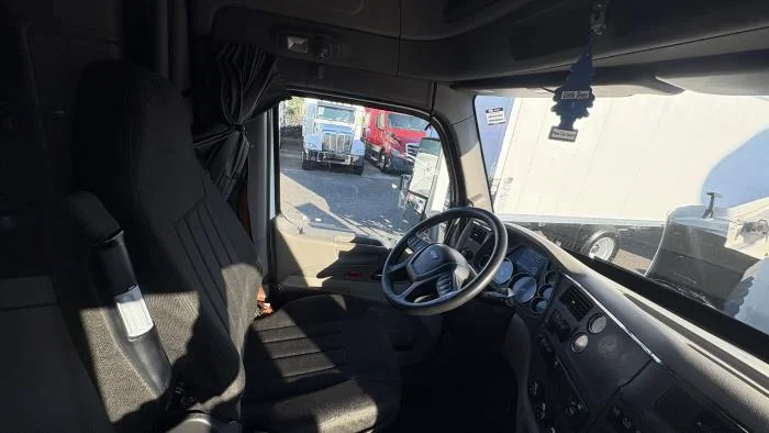 2021 Peterbilt 579 - image 20