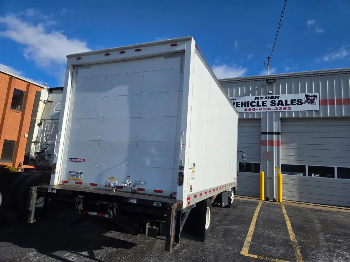 2020 Isuzu NPR - image 4