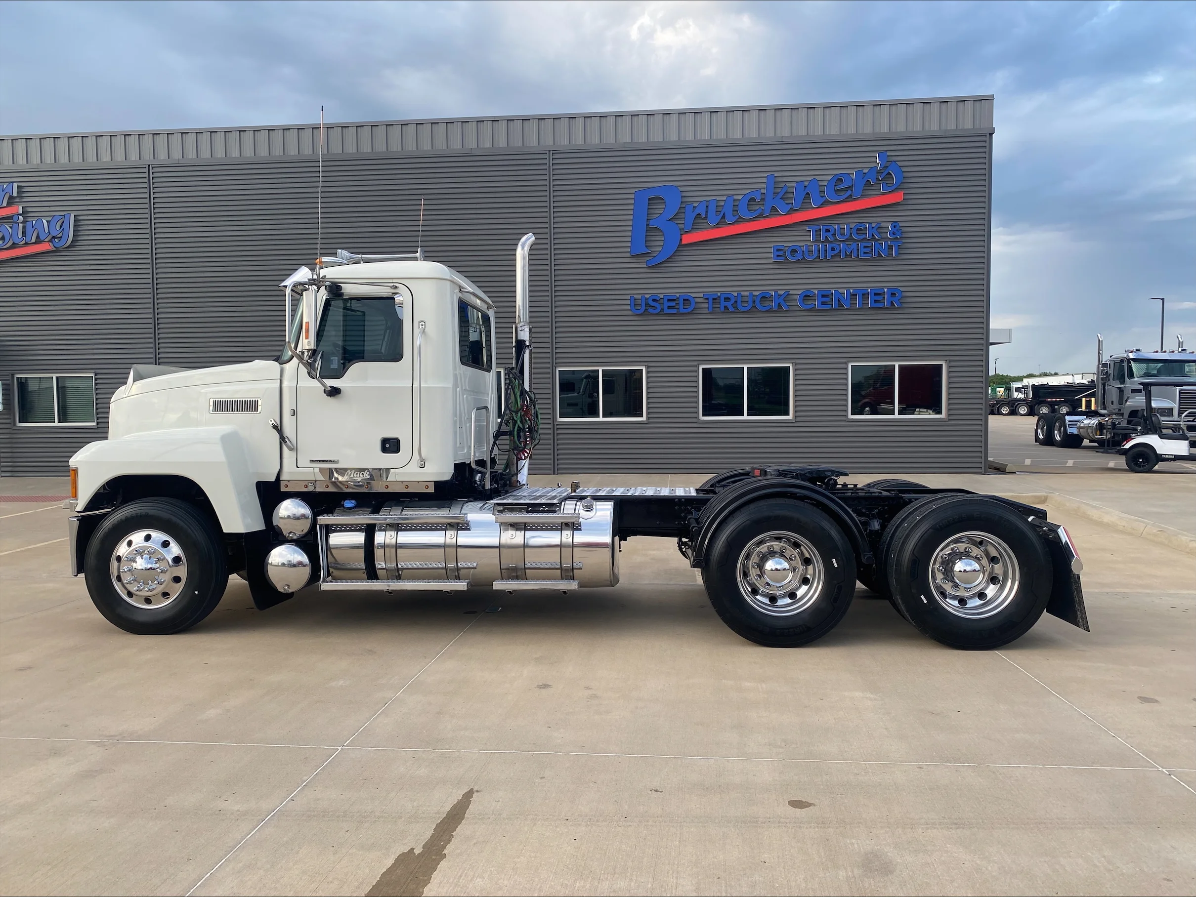 2019 Mack Pinnacle in Oklahoma City, OK — photo 8