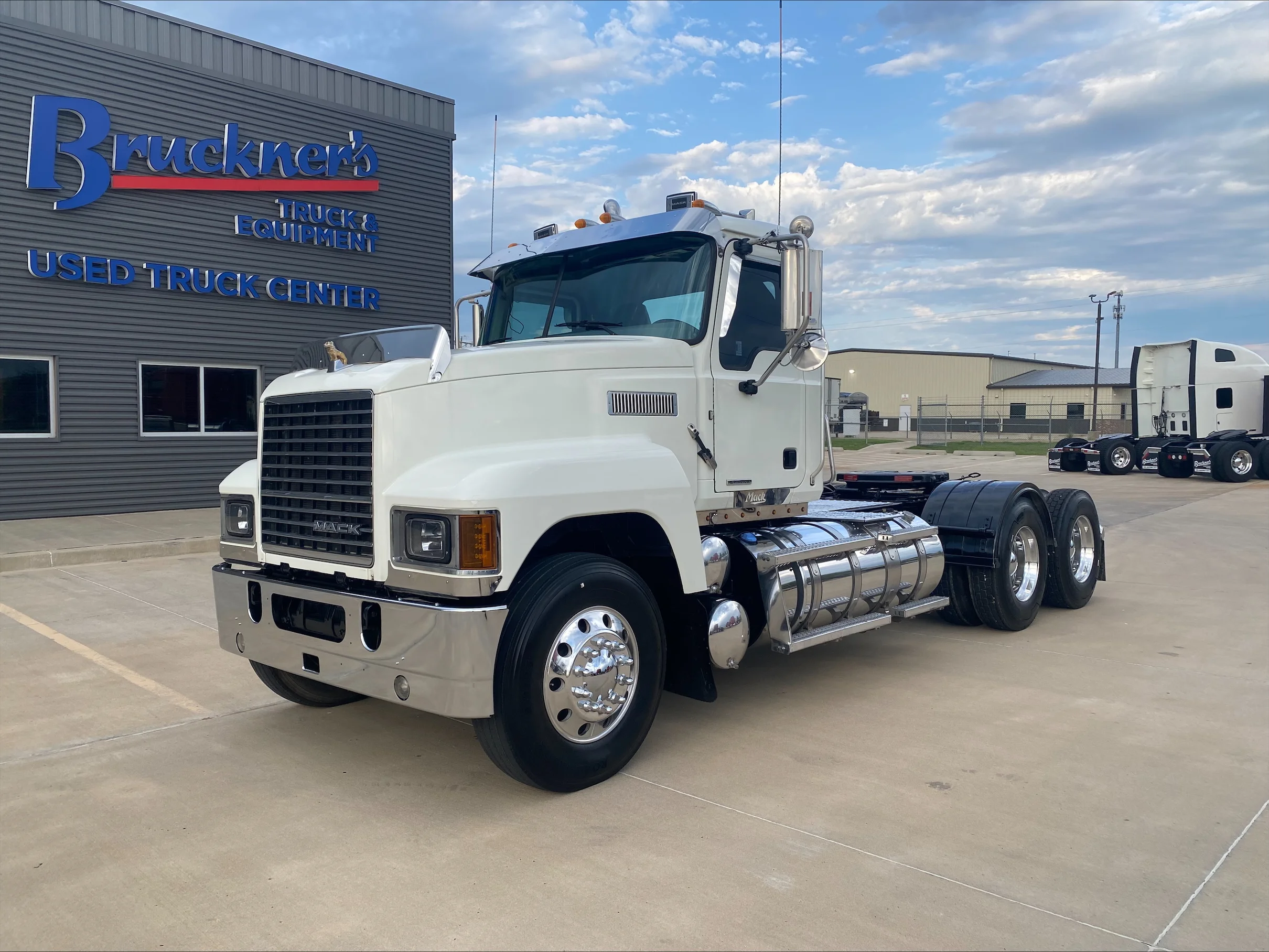 2019 Mack Pinnacle