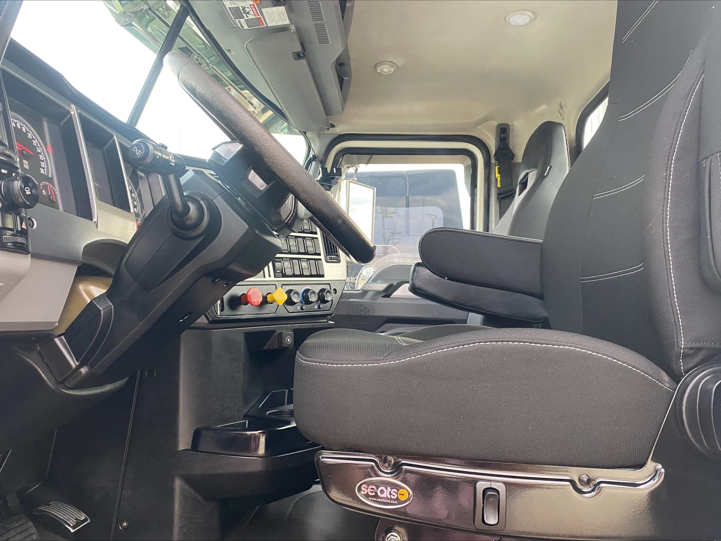 2019 Mack Pinnacle in Oklahoma City, OK — photo 12