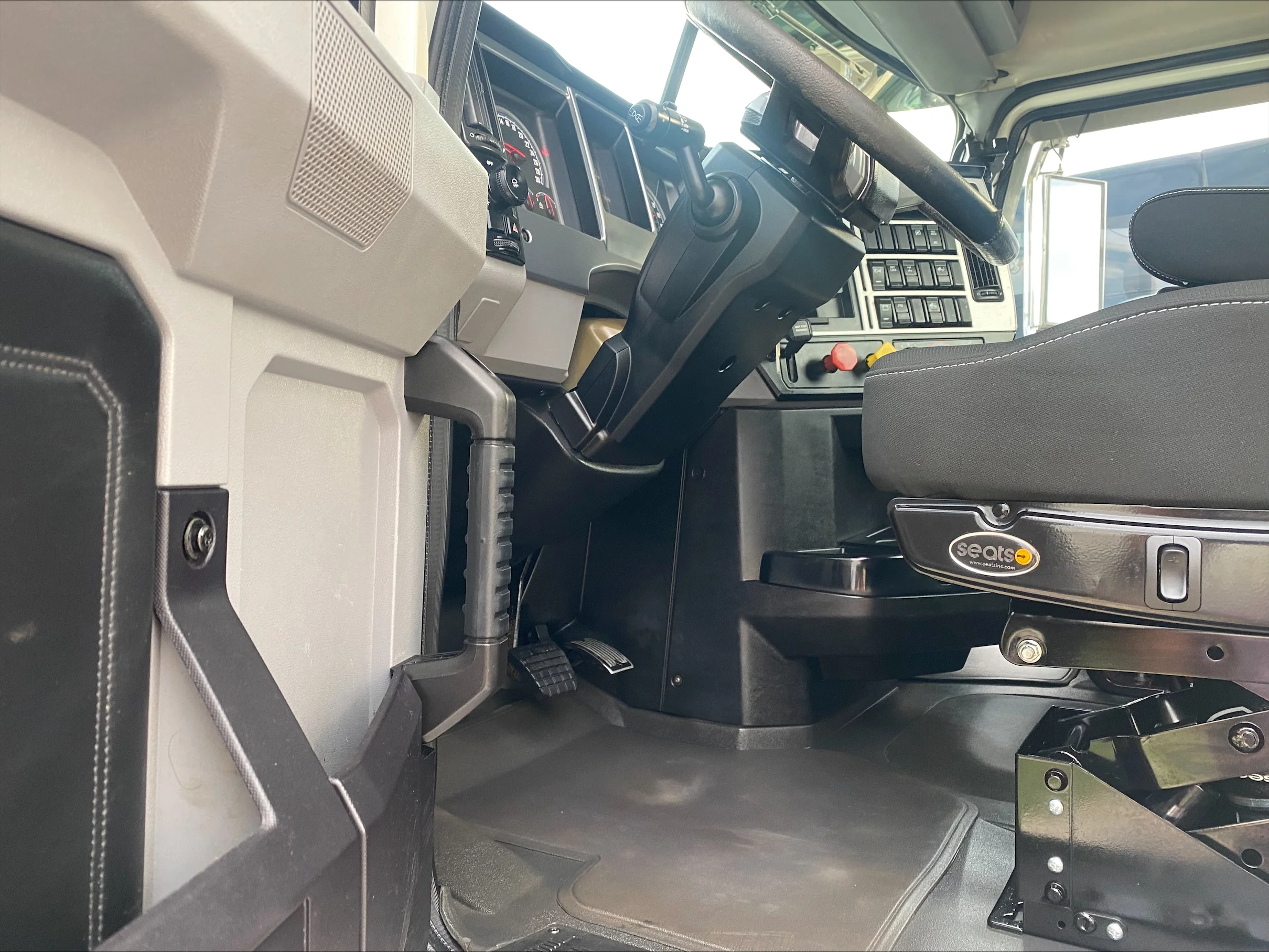 2019 Mack Pinnacle in Oklahoma City, OK — photo 11
